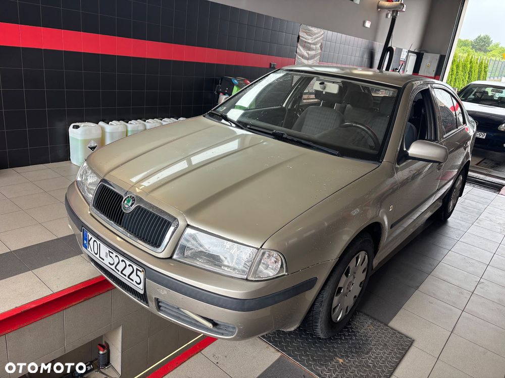 Skoda Octavia 1.6 Tour Plus - 20