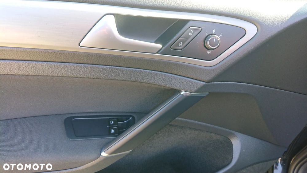 Volkswagen Golf - 17