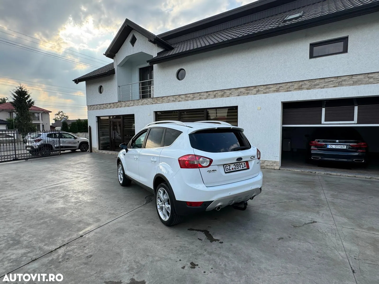 Ford Kuga - 4