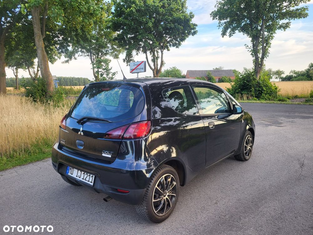 Mitsubishi Colt - 4