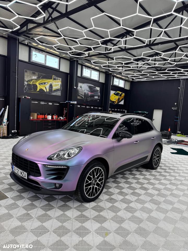 Porsche Macan - 1
