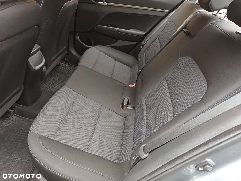 Hyundai Elantra - 7