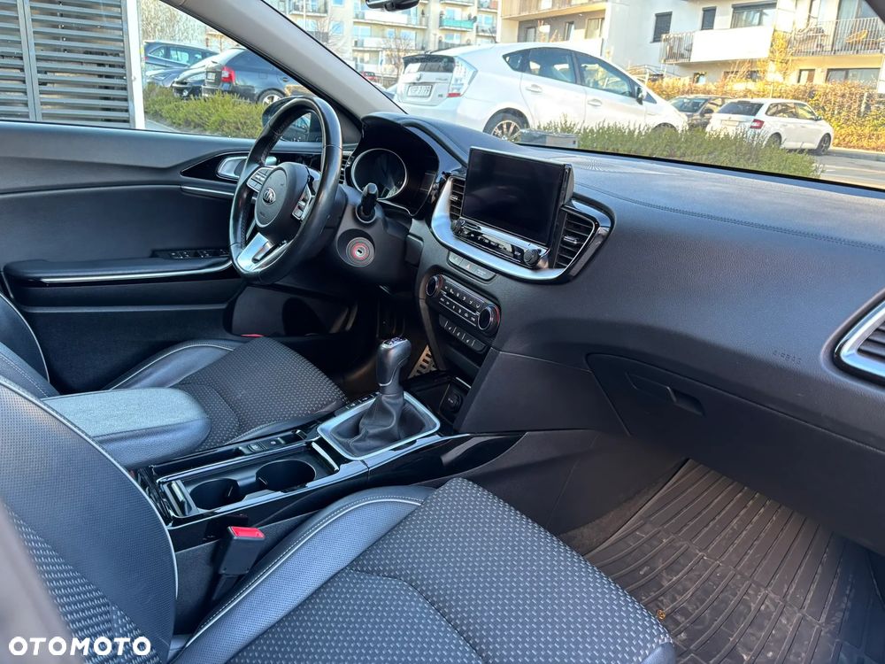 Kia Ceed 1.6 CRDi mHEV Business Line - 8