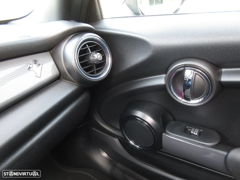 MINI 3 Portas Cooper D Auto - 52