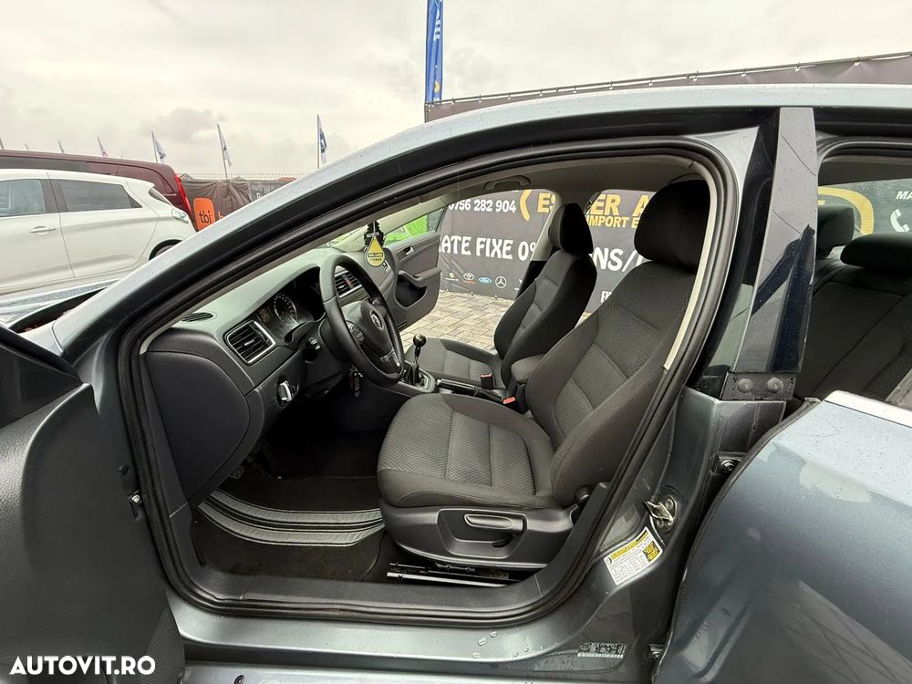 Volkswagen Jetta - 5