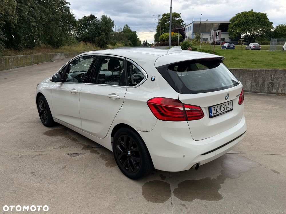 BMW Seria 2 218d - 8