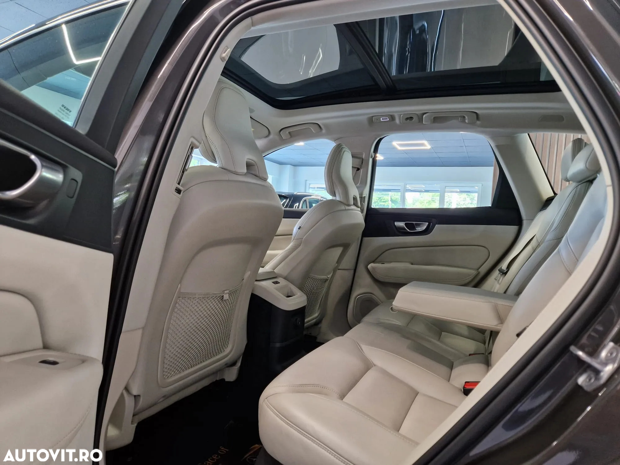 Volvo XC 60 T6 AWD Recharge Geartronic Inscription - 23