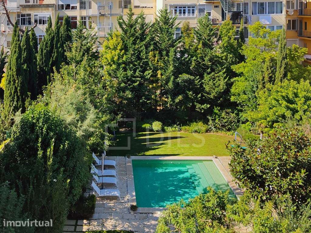 T2 com varanda, piscina e jardim de condomínio, na Lapa - Grande imagem: 2/24