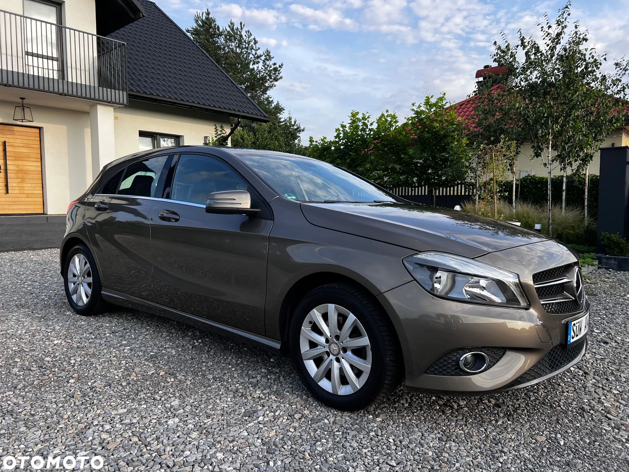 Mercedes-Benz Klasa A 180 (BlueEFFICIENCY) - 1