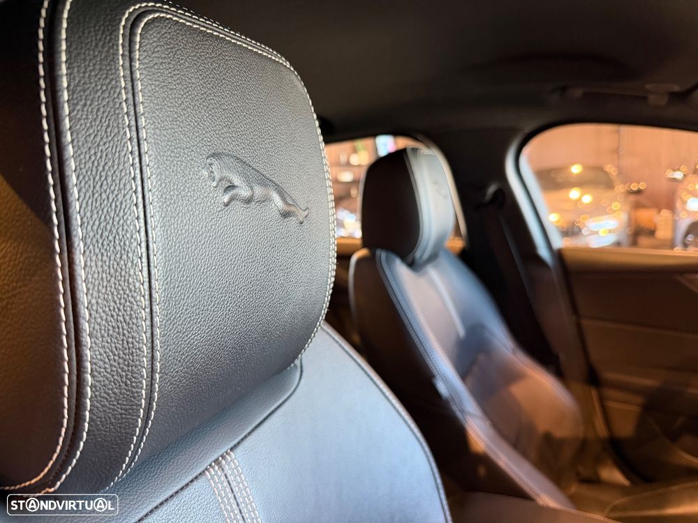 Jaguar XE 2.0 D200 R-Dynamic HSE - 41
