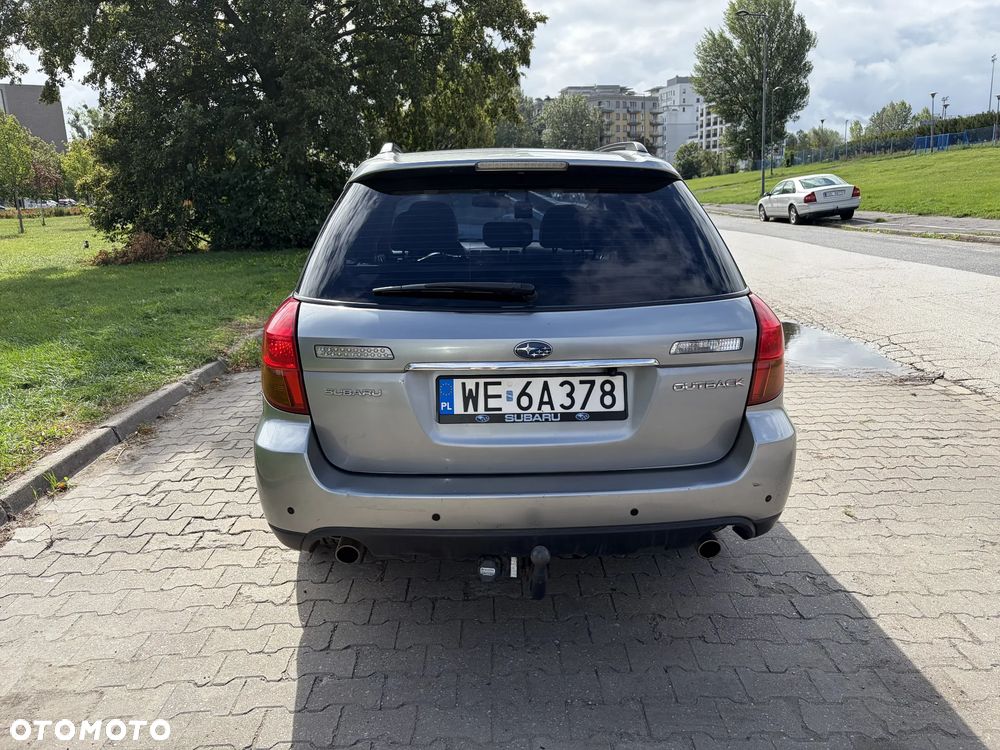 Subaru Outback 3.0 H6 - 9