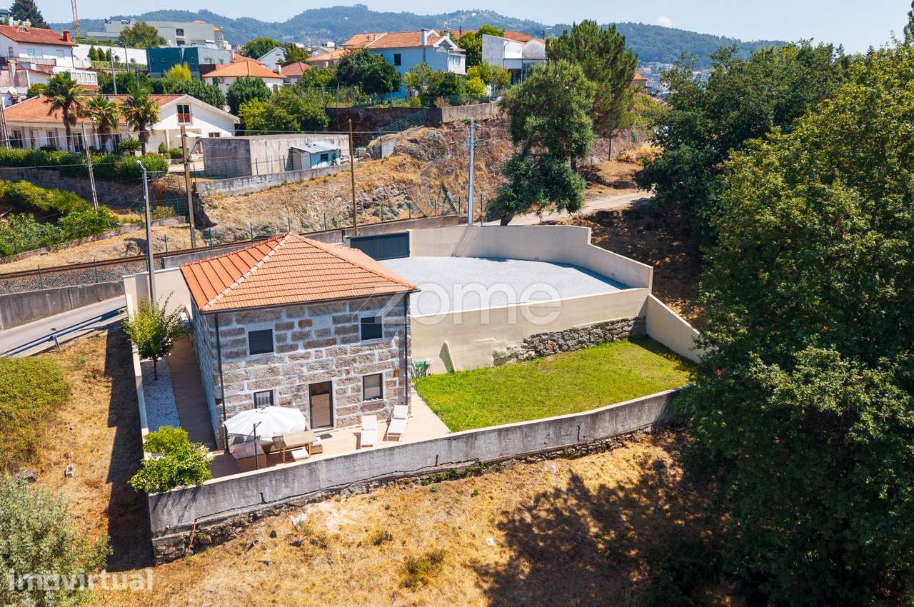 Moradia T2 Renovada em Moreira de Cónegos, Guimarães - Grande imagem: 2/39