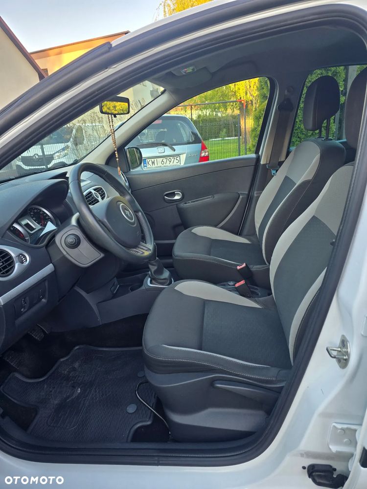 Renault Clio - 15