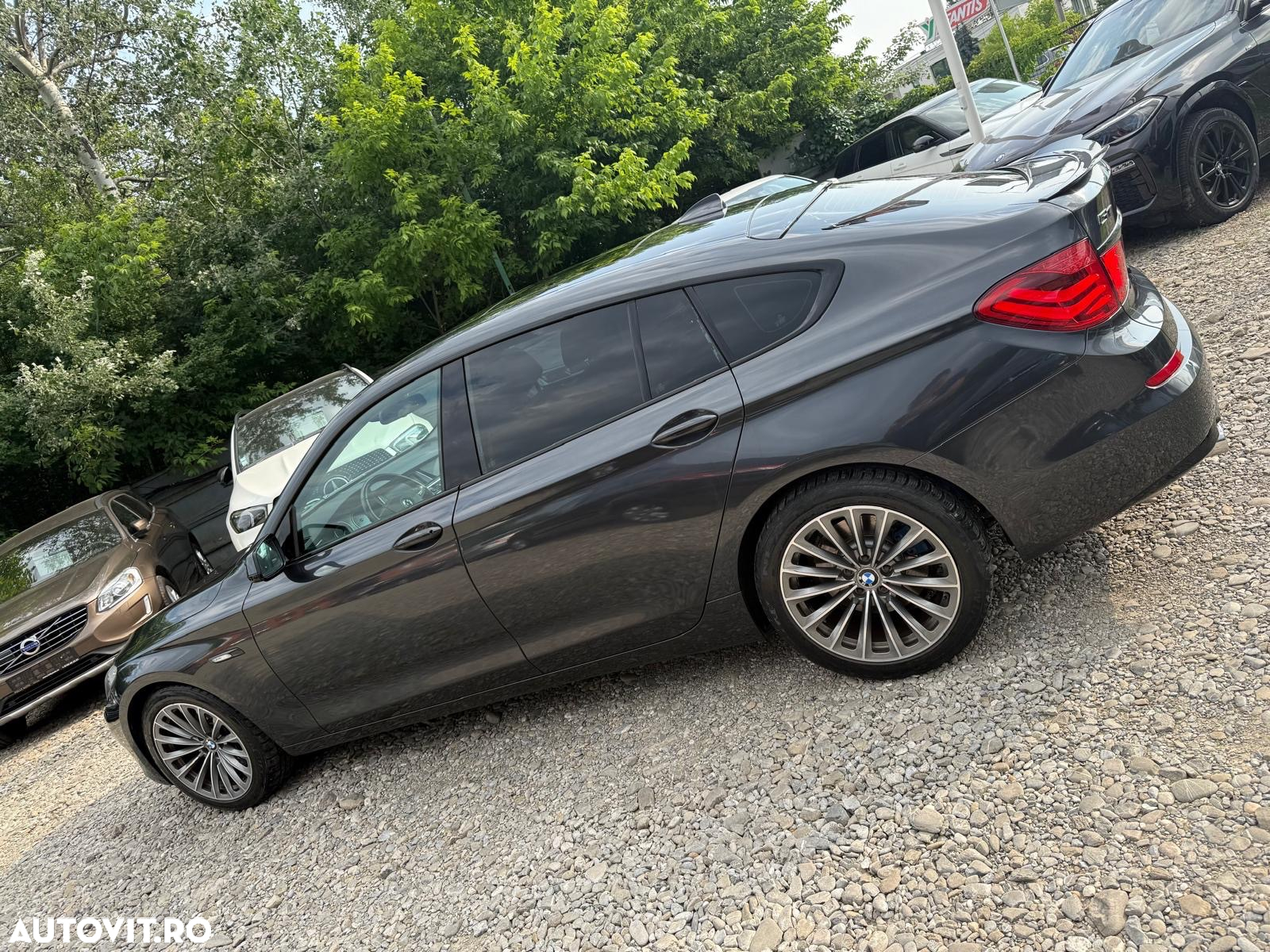 BMW Seria 5 535i Sport-Aut. - 37