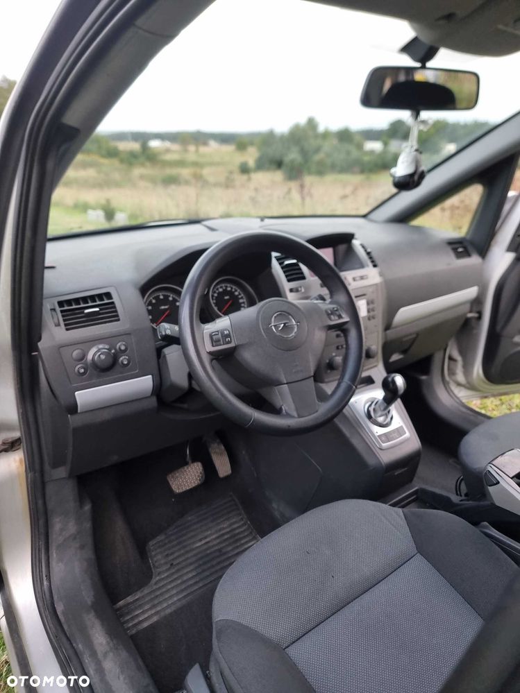Opel Zafira - 8
