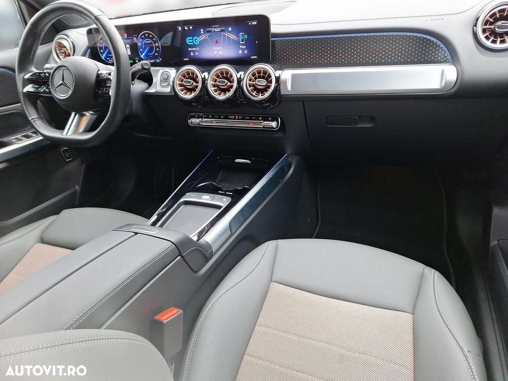 Mercedes-Benz EQB - 12