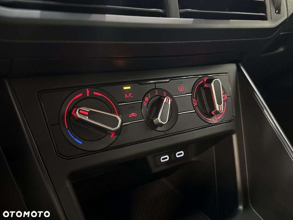 Volkswagen Polo - 22