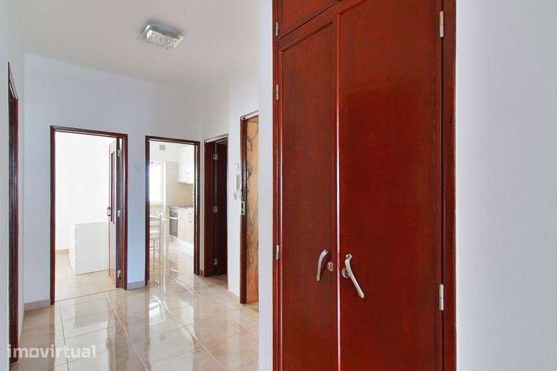 Alugo apartamento T3 - Grande imagem: 3/8