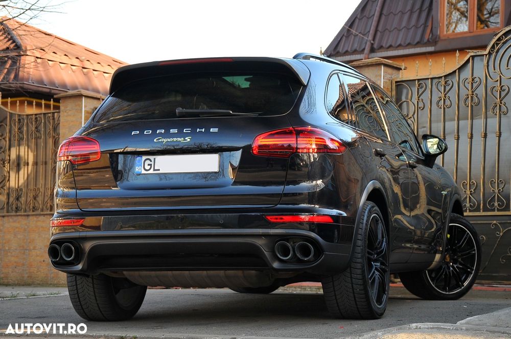 Porsche Cayenne Hybrid 3.0 L S E - 4