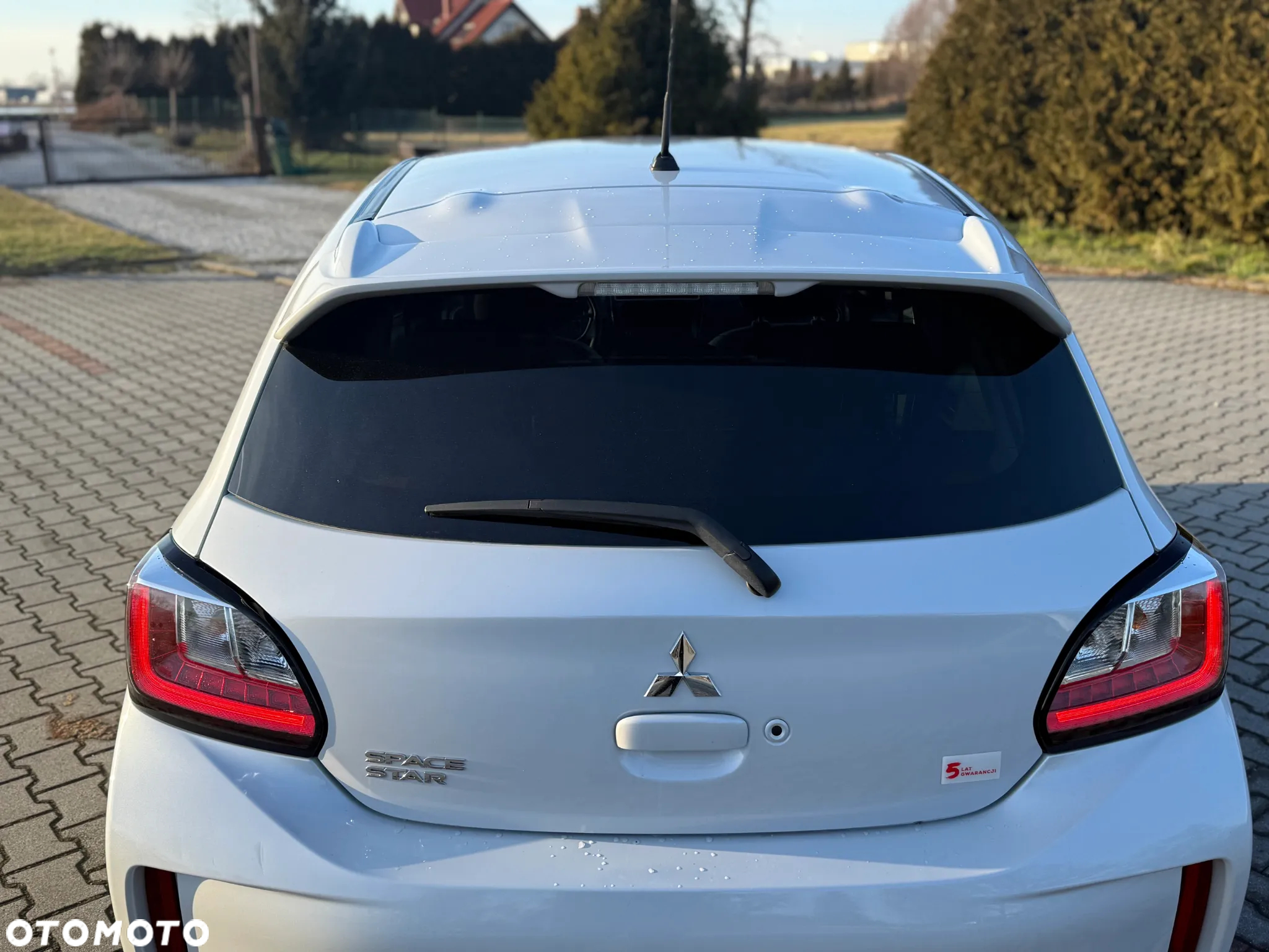 Mitsubishi Space Star 1.2 AS&G Instyle CVT - 9