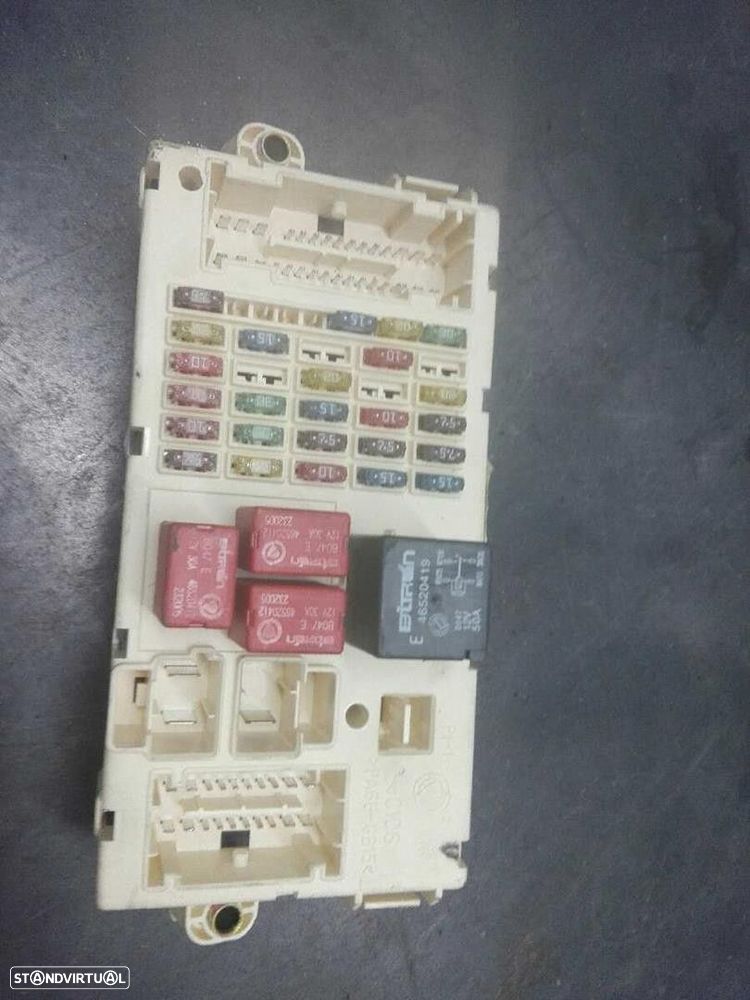 CAIXA RELÉS / FUSÍVEIS FIAT STILO 2004 -46750594 - 4