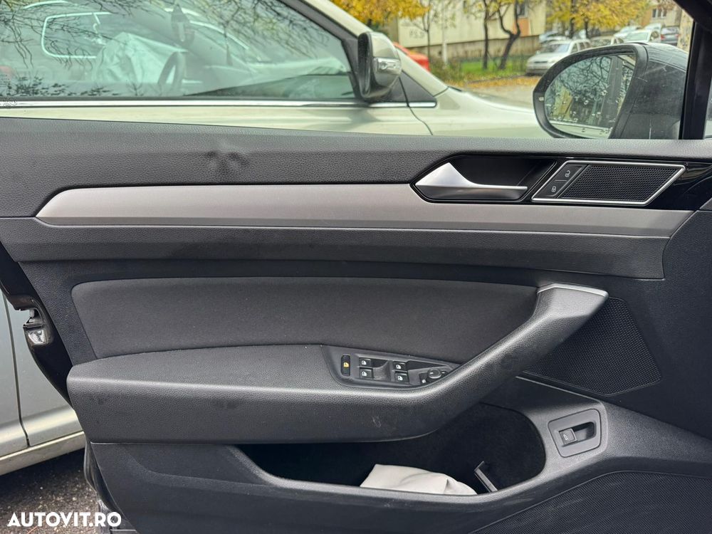 Volkswagen Passat Variant 2.0 TDI (BlueMotion Technology) Comfortline - 8