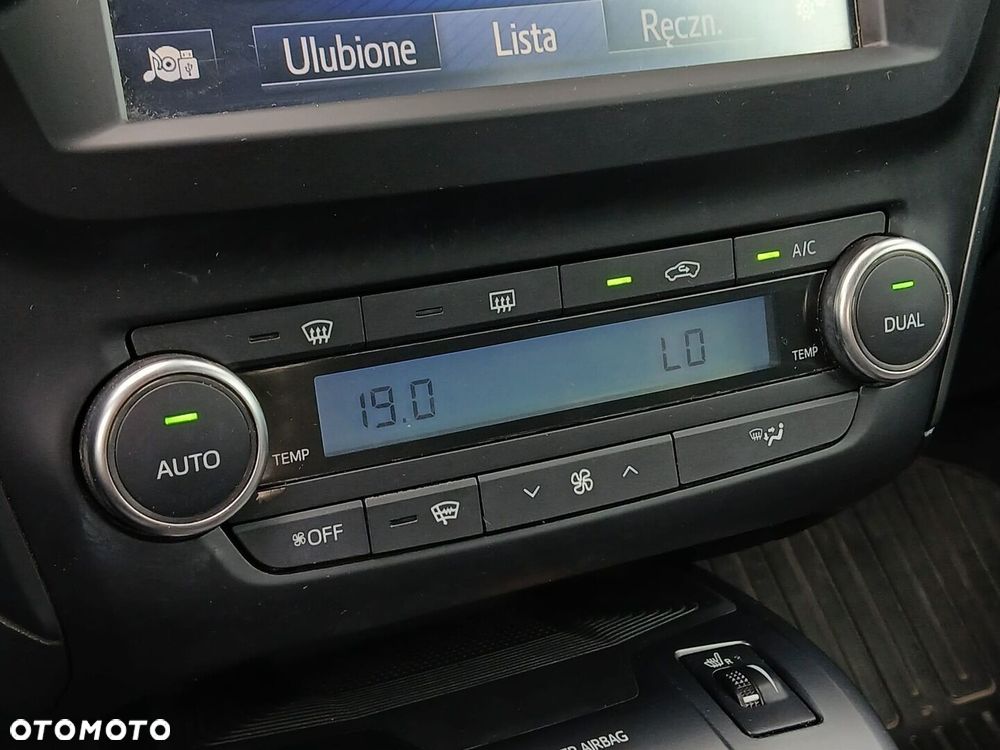 Toyota Avensis 1.8 Premium EU5 - 22