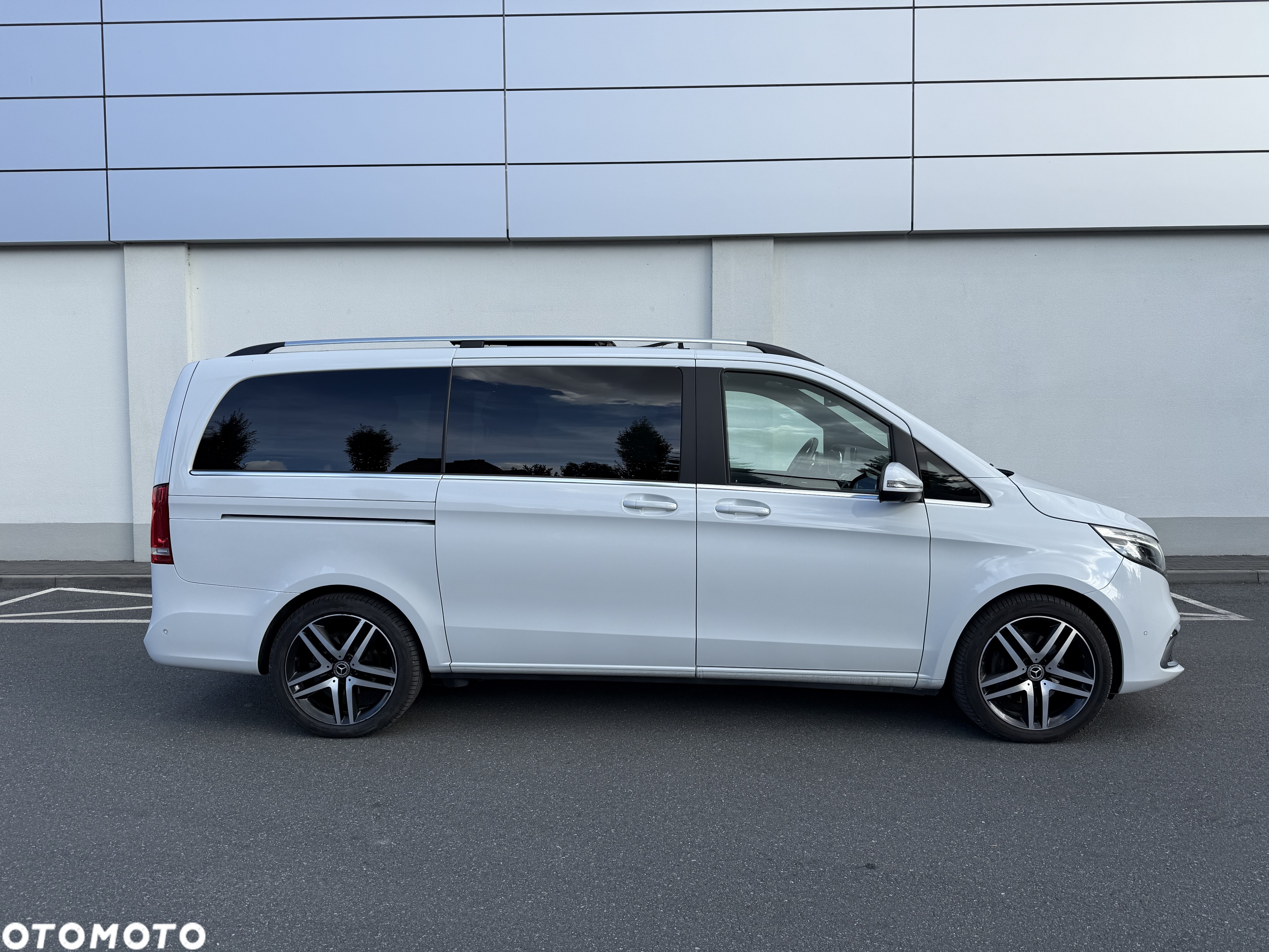 Mercedes-Benz Klasa V 300 d 4-Matic 9G-Tronic - 2