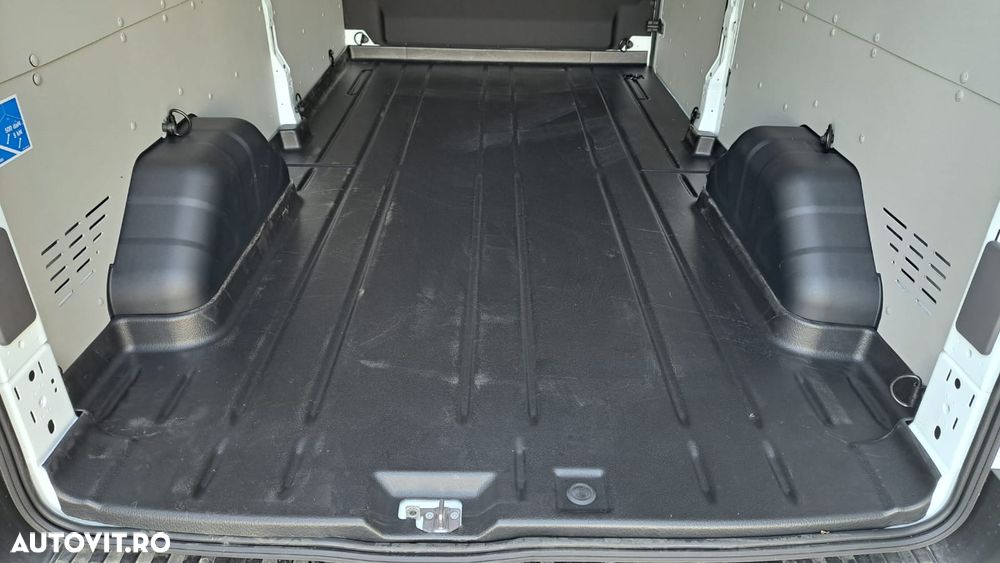 Ford TRANSIT VAN L3H2 FWD - 12