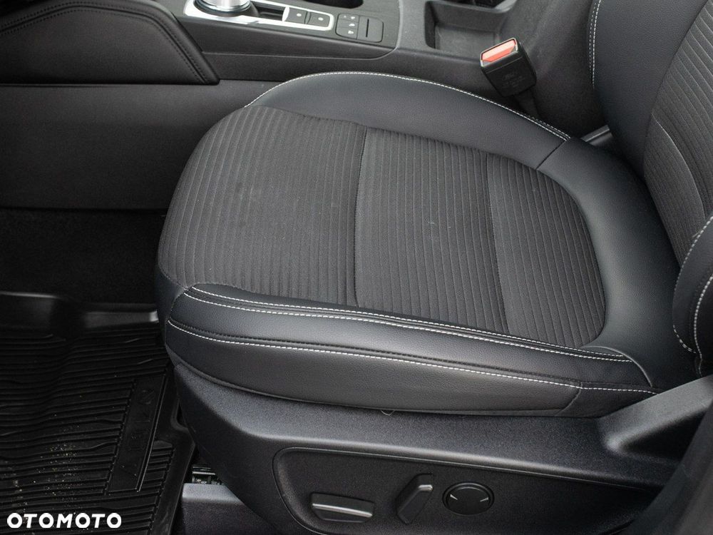 Ford Kuga 2.5 FHEV FWD Titanium - 12