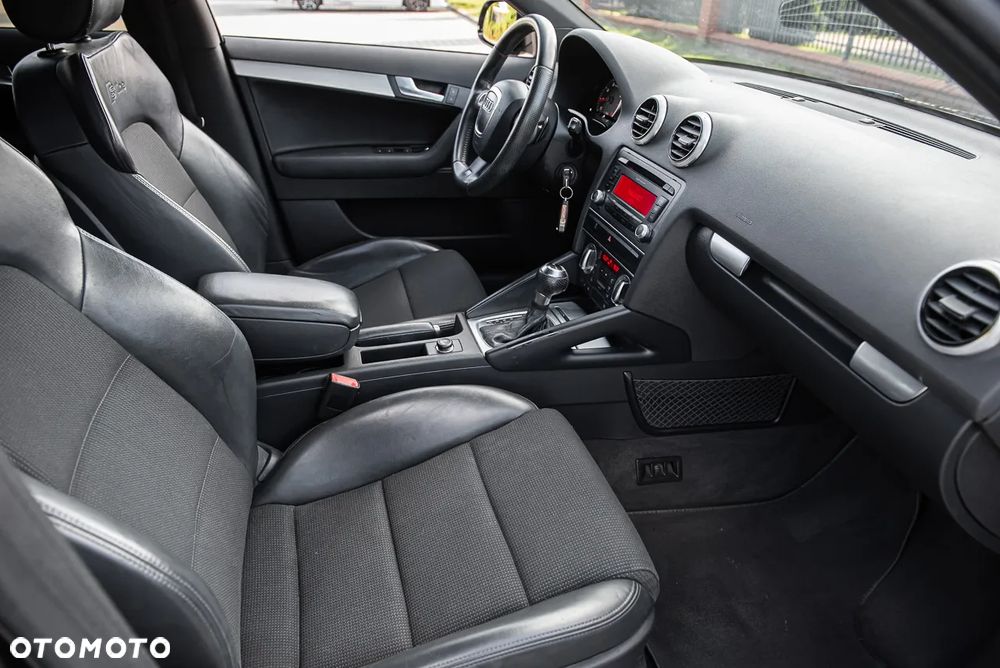 Audi A3 Sportback 1.8 TFSI S tronic S line Sportpaket - 29