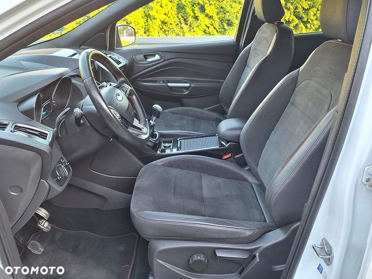 Ford Kuga 2.0 TDCi 2x4 ST-Line - 14