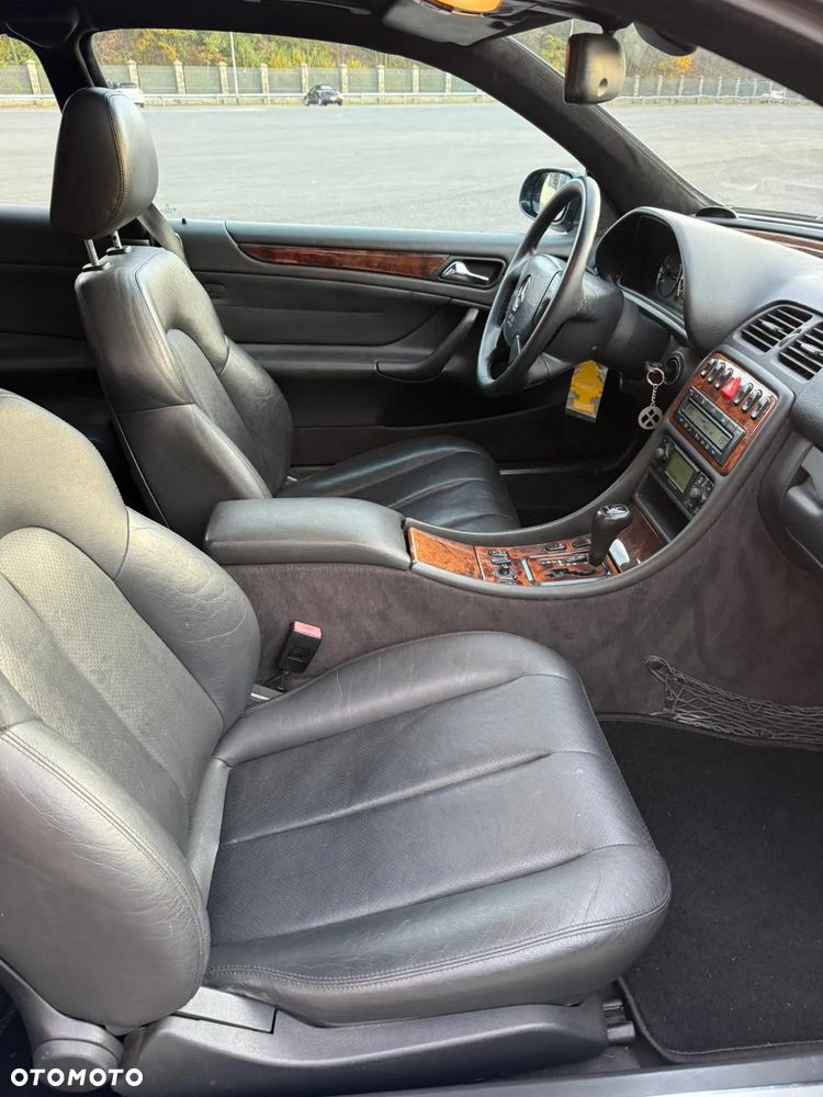 Mercedes-Benz CLK - 8