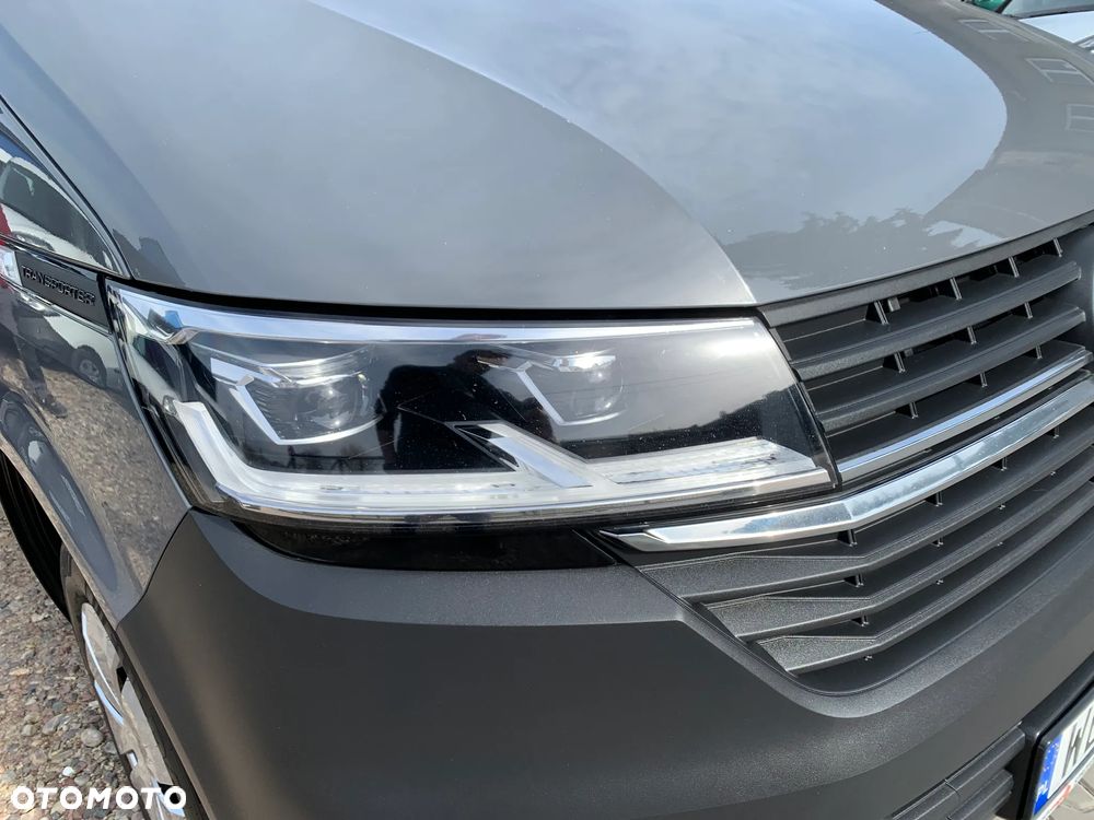 Volkswagen TRANSPORTER MOCNY T6 SILNIK DNA 2.0TDI MOC 150KM DSG7 SKRZYNIA AUTOMAT Ilość miejsc 9 osobowy ZABUDOWA KOMBI VAN MINIBUS SPECJALNA CARAVELLE Lampy Bi-LED Kamera  Radar 2x boczne drzwi przesuwne! Aktywny tempomat, Asystent pasa, System zmiany pasa, Podgrzewane fotele, Dwustrefowa Klimatyzacja i ogrzewanie! Fabryczne oryginał WEBASTO 5kW THERMO COMFORT SE Szybkie nagrzewanie silnika zimą! - 21