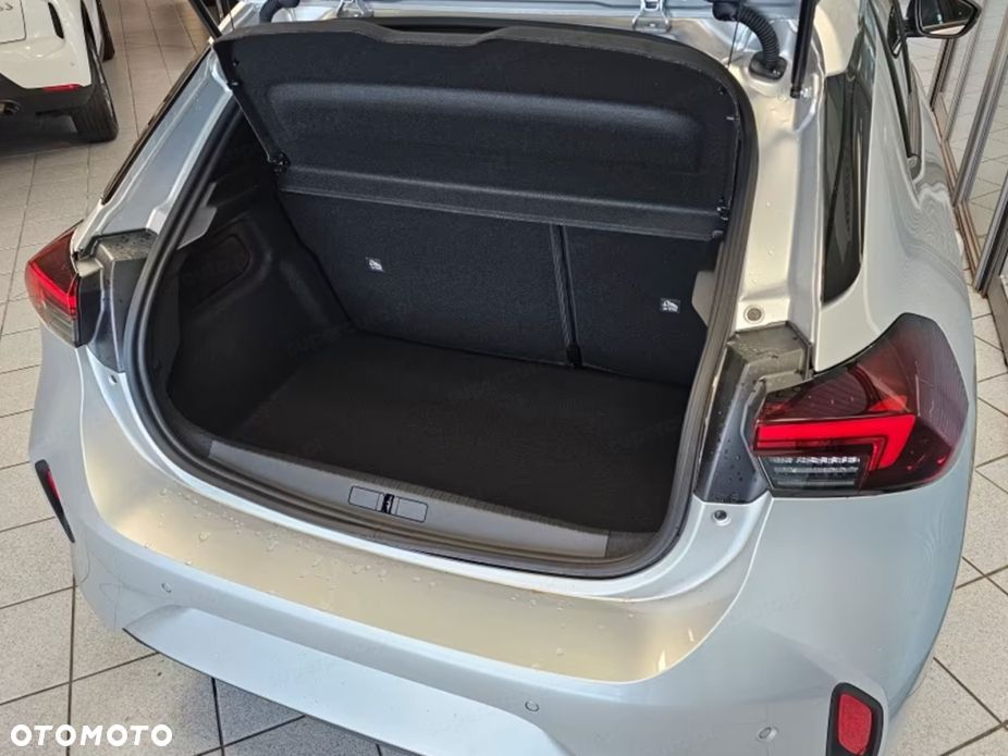 Opel Corsa 1.2 GS S&S - 9