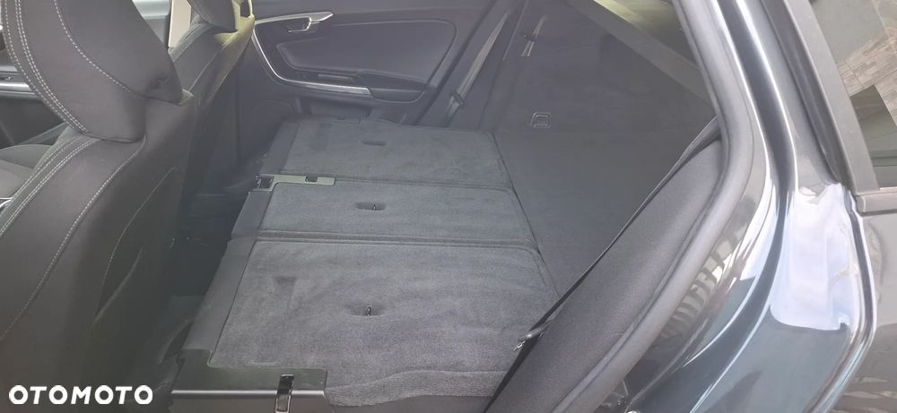 Volvo V60 D3 Momentum - 19