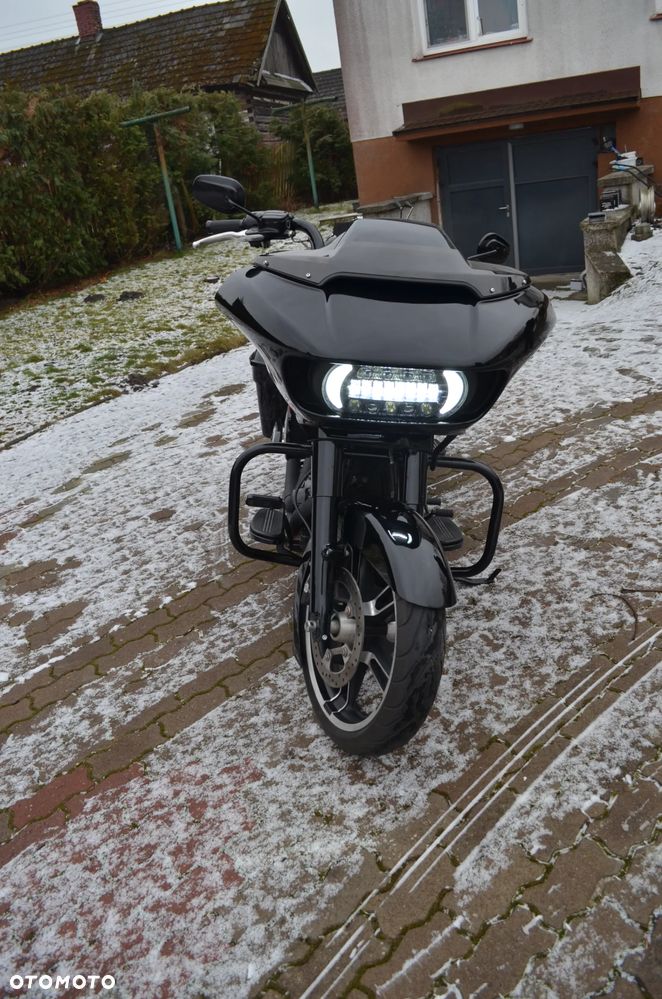 Harley-Davidson Touring Street Glide - 12