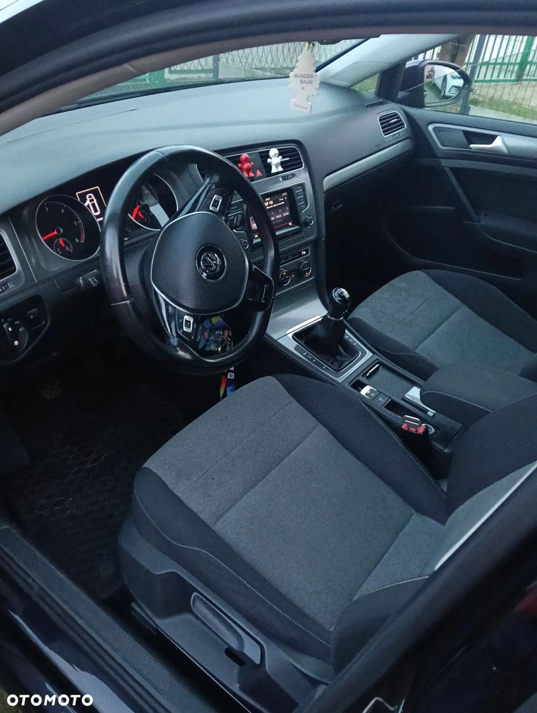 Volkswagen Golf - 21
