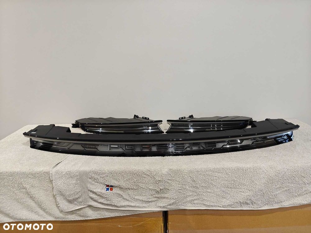 Komplet Lamp Tylnych Blenda Porsche Taycan EUROPA - 1