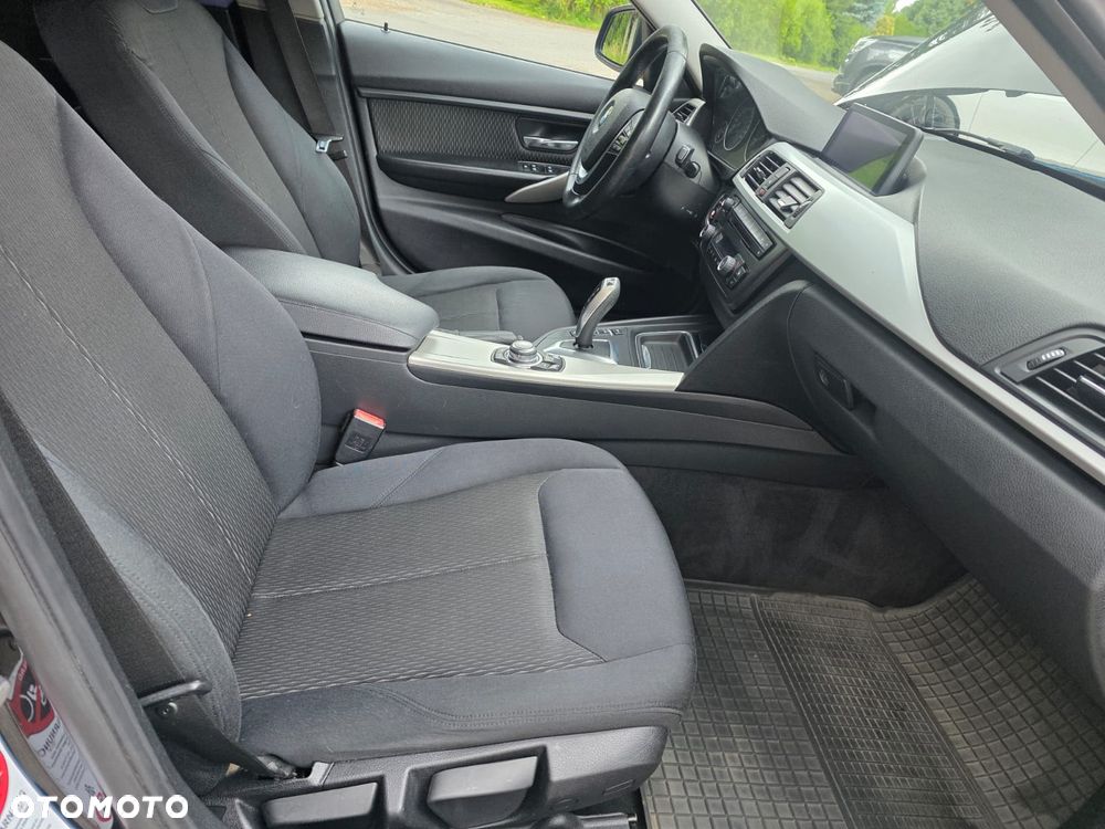 BMW Seria 3 - 18