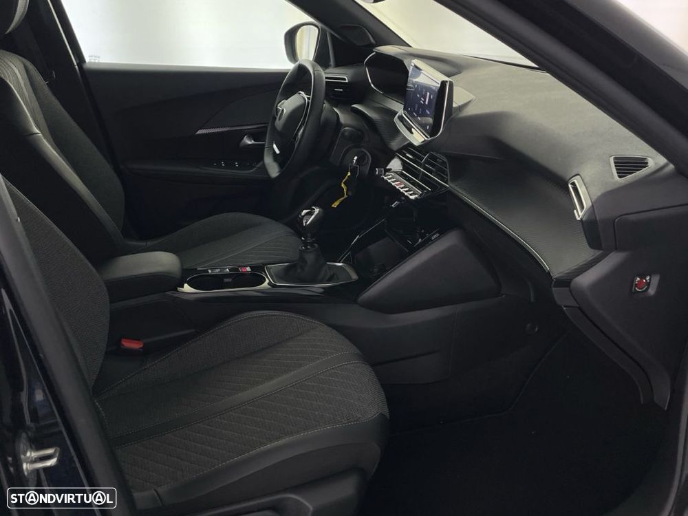 Peugeot 2008 1.2 PureTech Allure - 21