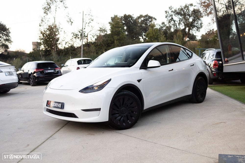 Tesla Model Y Long Range Dual Motor AWD - 8