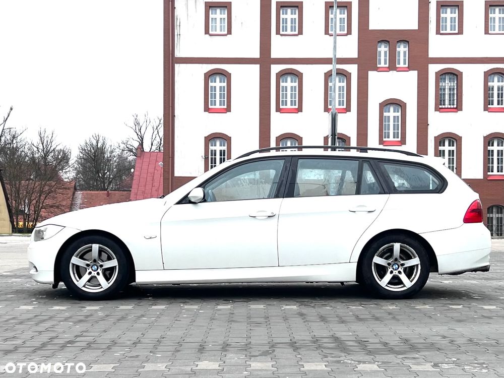 BMW Seria 3 320i - 2