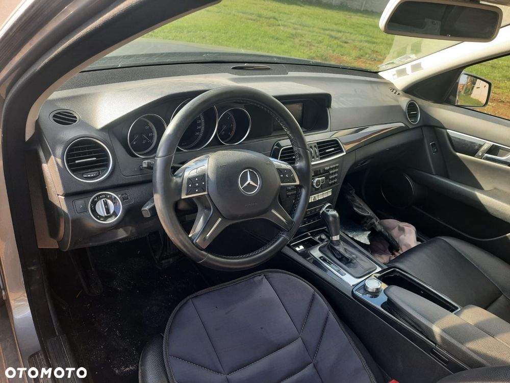 Mercedes-Benz Klasa C 220 CDI DPF (BlueEFFICIENCY) 7G-TRONIC - 7