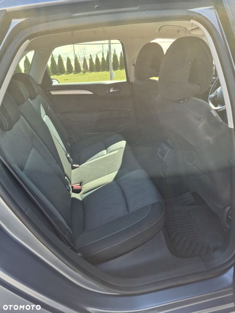 Citroën C4 VTi 120 Attraction - 6