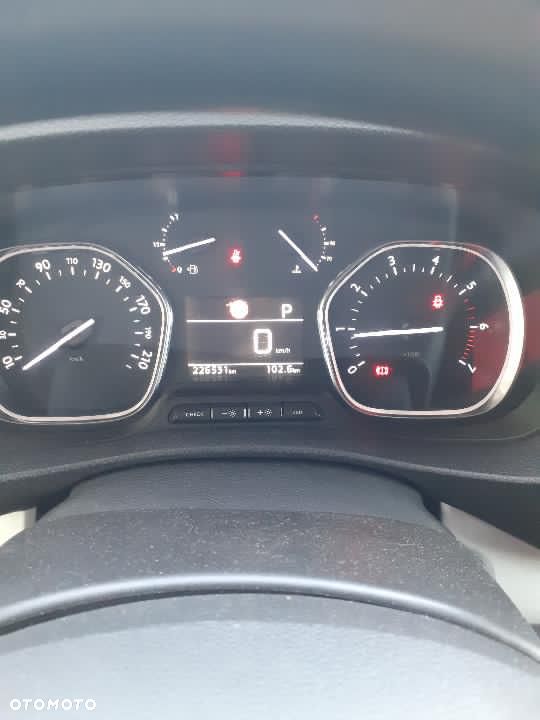 Peugeot Traveller 2.0 BlueHDi Long Business Vip - 11