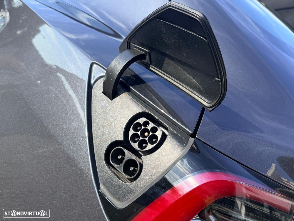 Tesla Model 3 Long-Range Dual Motor AWD - 12
