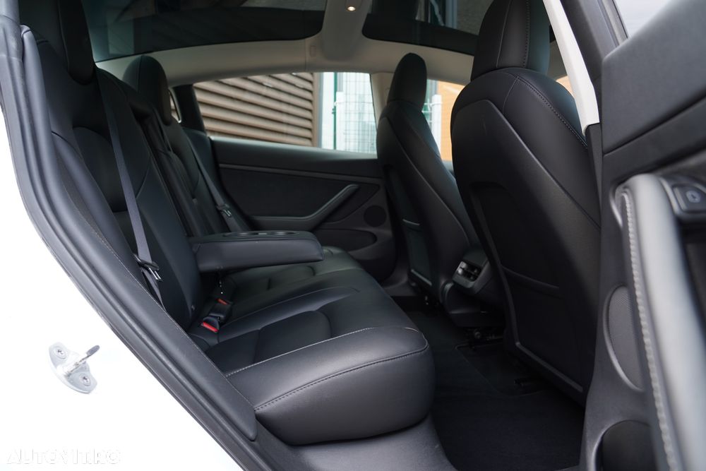 Tesla Model 3 - 38