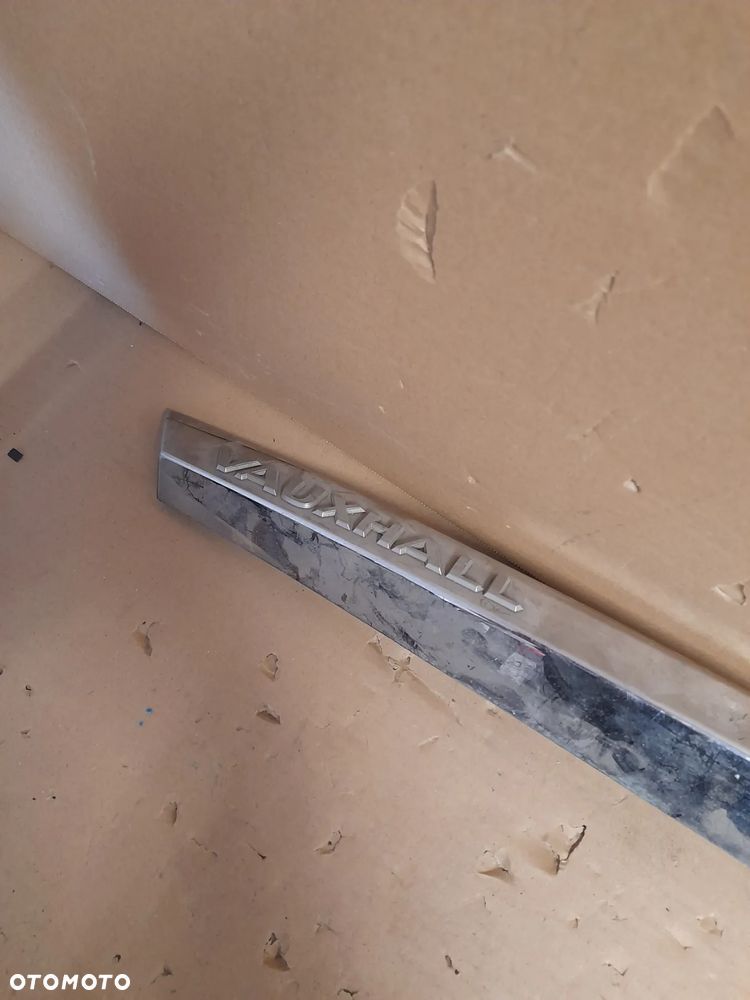 OPEL ASTRA H 3 III Blenda Klapy Listwa Klapy Chrom PRZYCISK  MIKROSTYK OTWIERANIA KLAPY  Garaż Regał 25A Nr.51 - 4