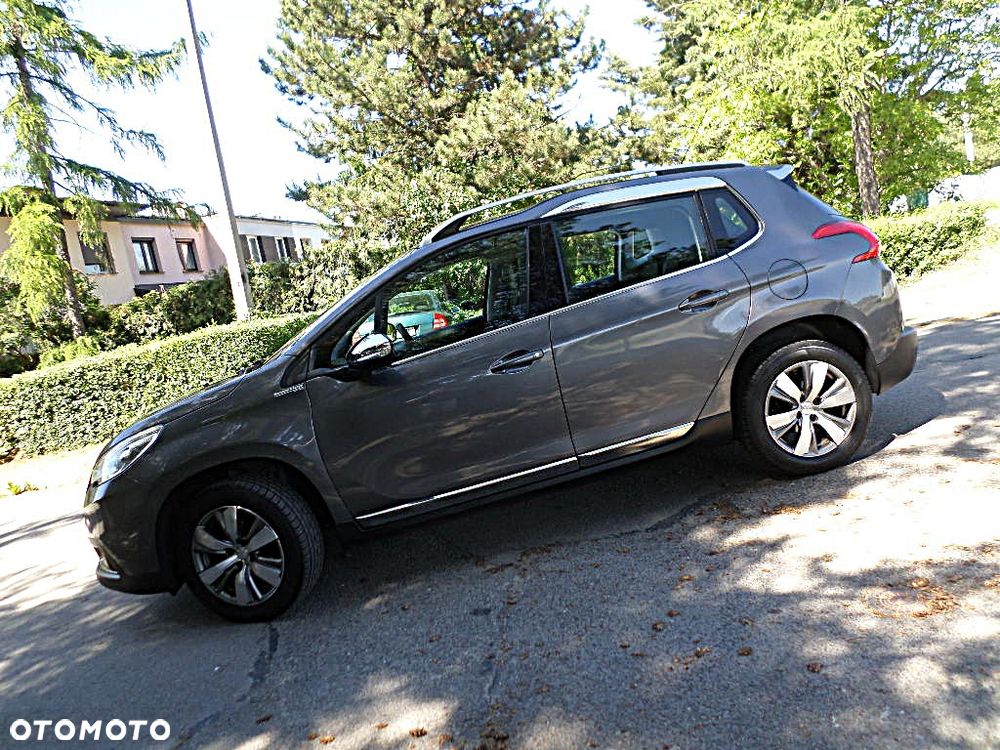Peugeot 2008 BlueHDi 100 STOP & START Style - 6
